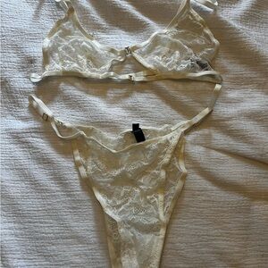 Blush Elegant Lace Women Intimates Set in Cream